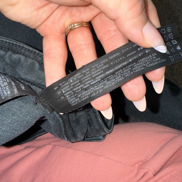 Zara (4) Black Denim Marine Straight Leg Jeans with Frayed Bottom Hem - Picture 5 of 5